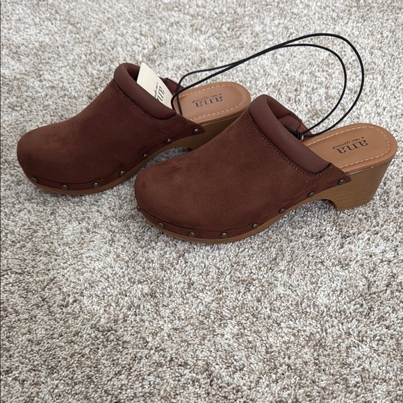 a.n.a Shoes - Ana Glenna Cognac clog shoes size 7 medium